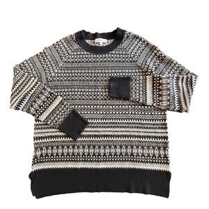 Northern Reflections super soft crew neck sweater black and white pattern size M